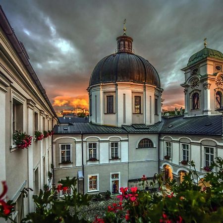 Gaestehaus Im Priesterseminar Salzburg Hotel Bagian luar foto