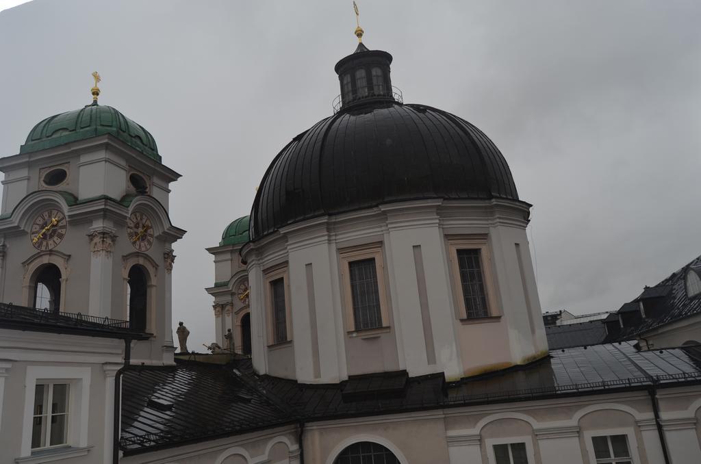 Gaestehaus Im Priesterseminar Salzburg Hotel Bagian luar foto